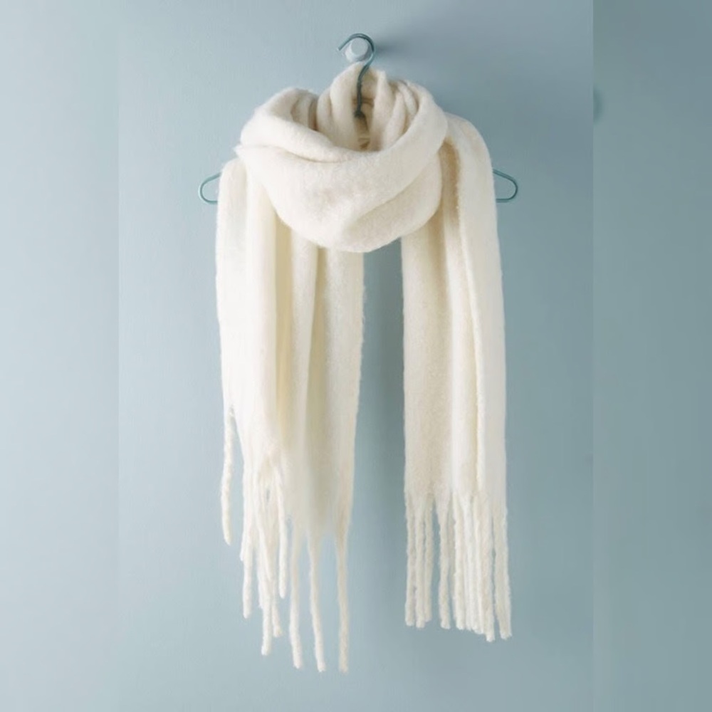 NWT Anthropologie Bonnie Fringed Wrap Scarf